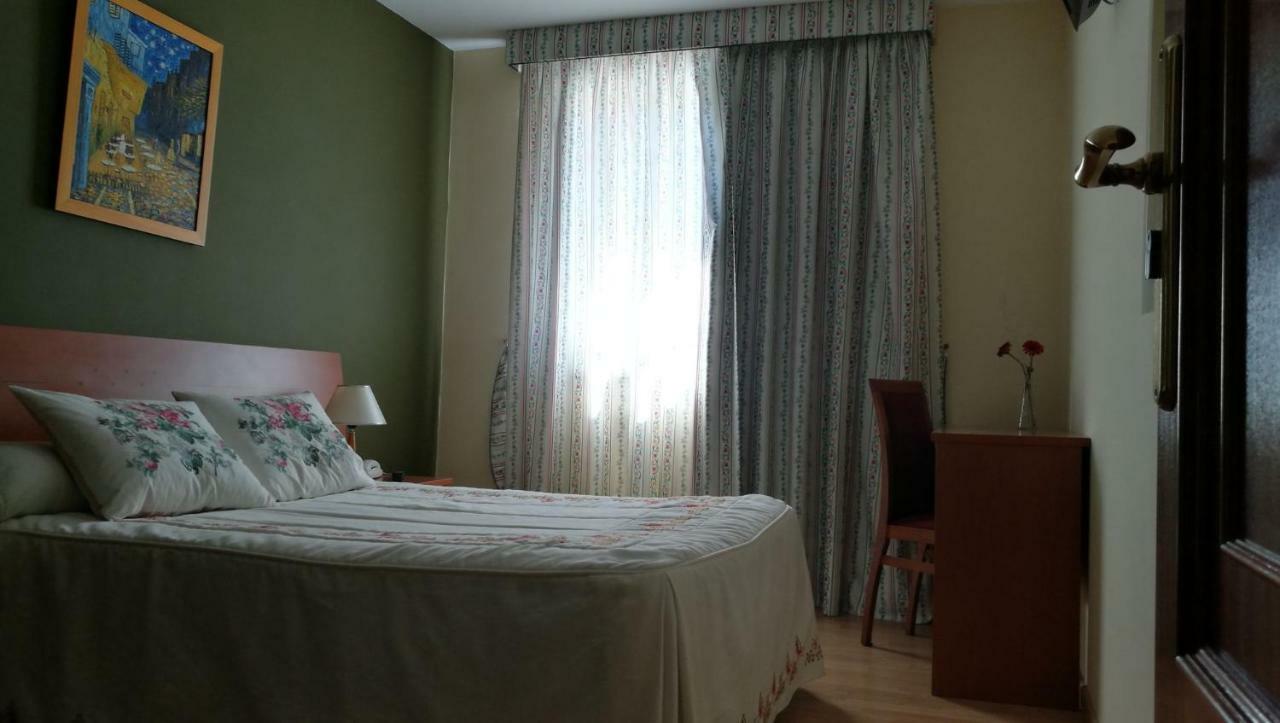Hotel Montero Mondoñedo エクステリア 写真